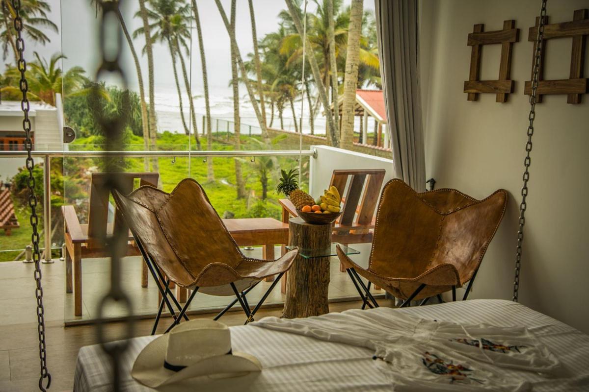 Infinity Of Sri Lanka Hotel Paiyagala Exterior photo